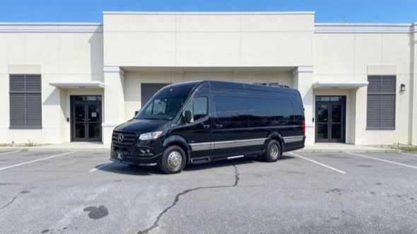 15 passenger sprinter van thornton