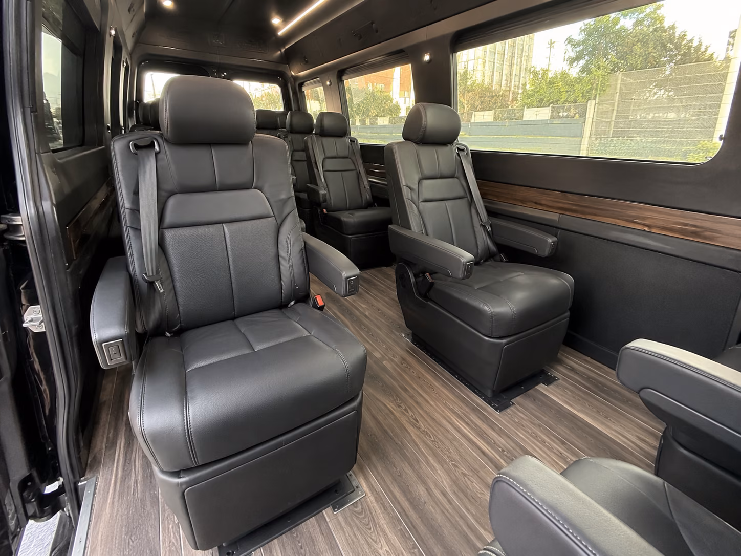 thornton 20 passenger sprinter van interior